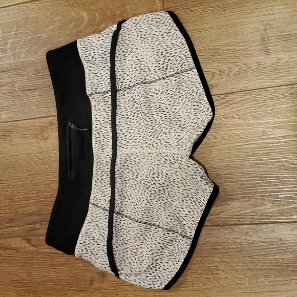 Lululemon Run: Speed Sz 6 Short 4-way Stretch Dottie Dash Grain Black / Black - Picture 3 of 6